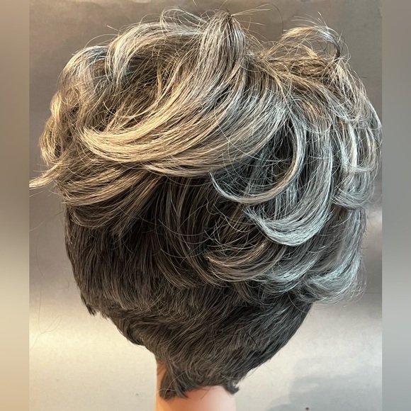 Short Wig Layered Curly Pixie Gray mixed Black color Wig - Picture 4 of 9